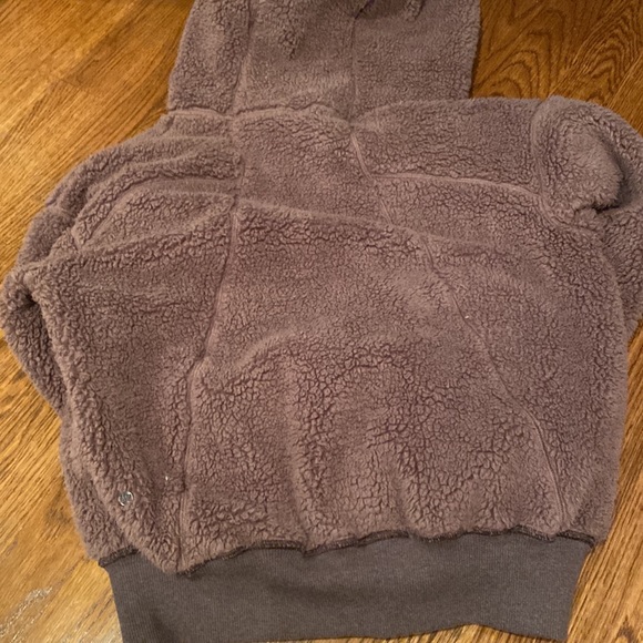 Reselling  - Reversible lululemon jacket - Picture 4 of 6